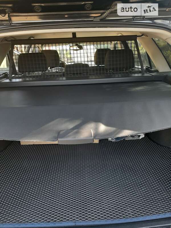 Універсал Toyota Avensis 2003 в Вознесенську