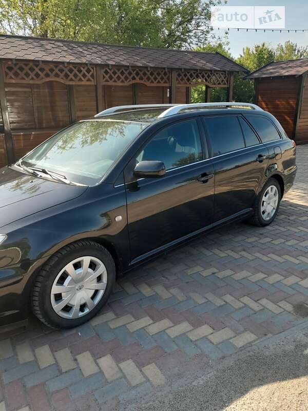 Універсал Toyota Avensis 2003 в Вознесенську