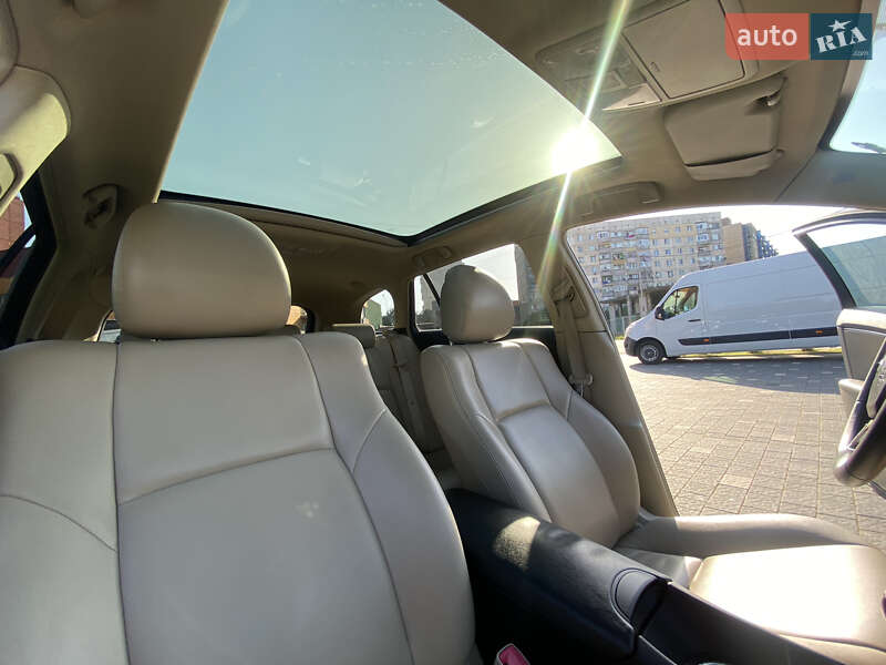 Універсал Toyota Avensis 2010 в Ужгороді