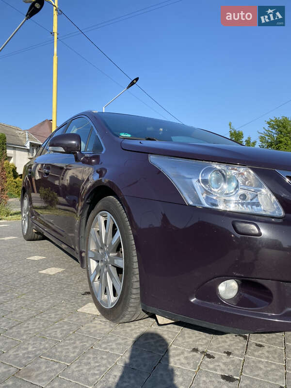 Універсал Toyota Avensis 2010 в Ужгороді