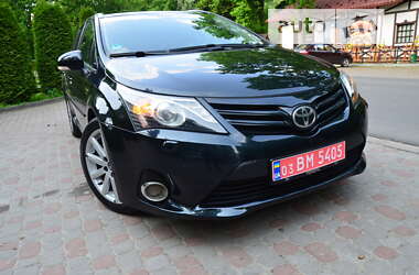 Універсал Toyota Avensis 2014 в Дрогобичі