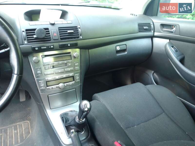 Лифтбек Toyota Avensis 2005 в Киеве фото 12 Лифтбек Toyota Avensis 2005 в Киеве