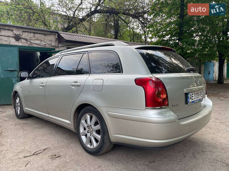 Универсал Toyota Avensis 2004 в Кривом Роге
