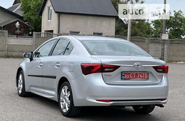 Седан Toyota Avensis 2015 в 