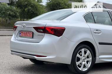 Седан Toyota Avensis 2015 в 
