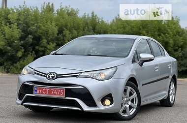 Toyota Avensis 2015