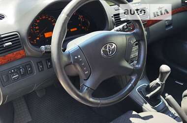 Универсал Toyota Avensis 2004 в 