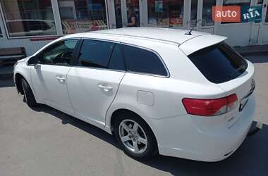 Универсал Toyota Avensis 2012 в 