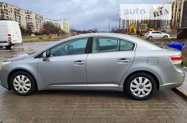 Седан Toyota Avensis 2010 в Львове