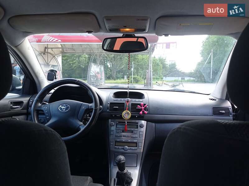 Ліфтбек Toyota Avensis 2005 в Львові