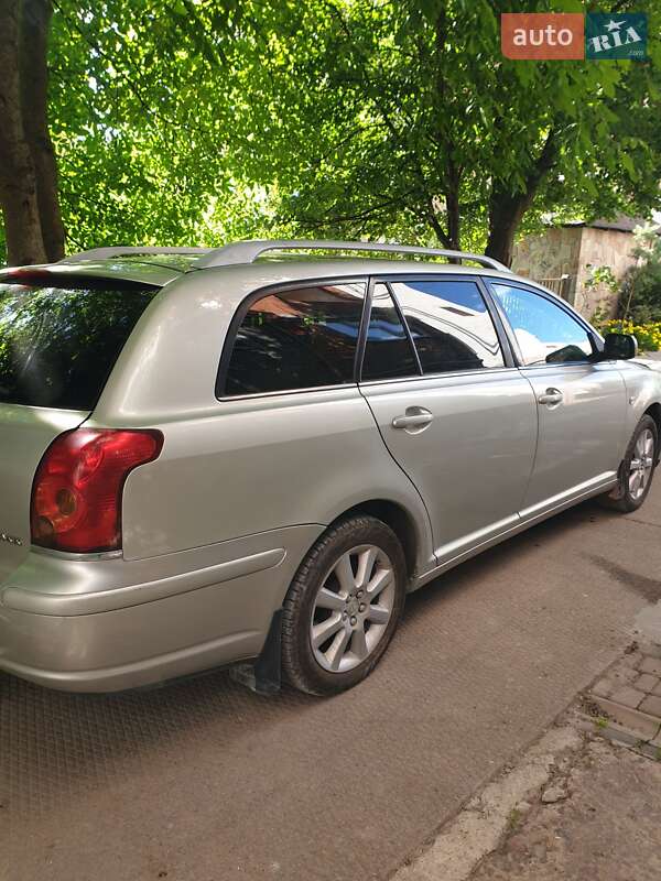 Універсал Toyota Avensis 2003 в Чорткові