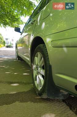 Универсал Toyota Avensis 2003 в 