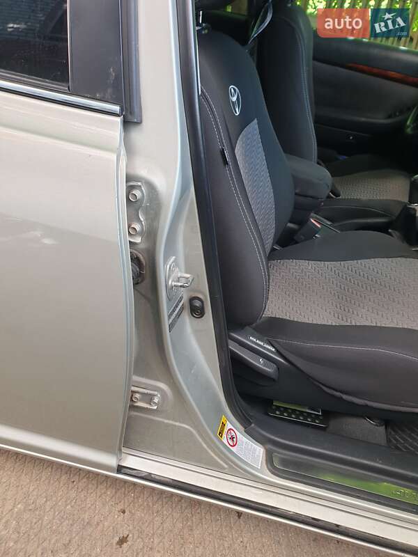 Універсал Toyota Avensis 2003 в Чорткові