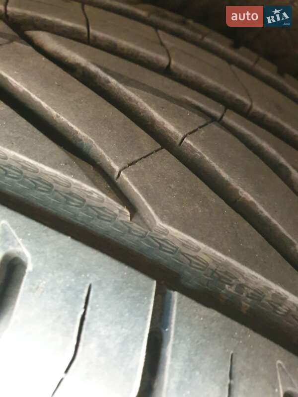 Універсал Toyota Avensis 2003 в Чорткові