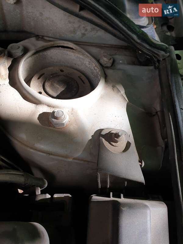 Універсал Toyota Avensis 2003 в Чорткові