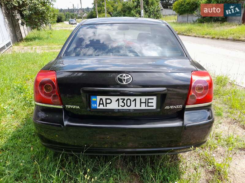 Седан Toyota Avensis 2003 в Запоріжжі