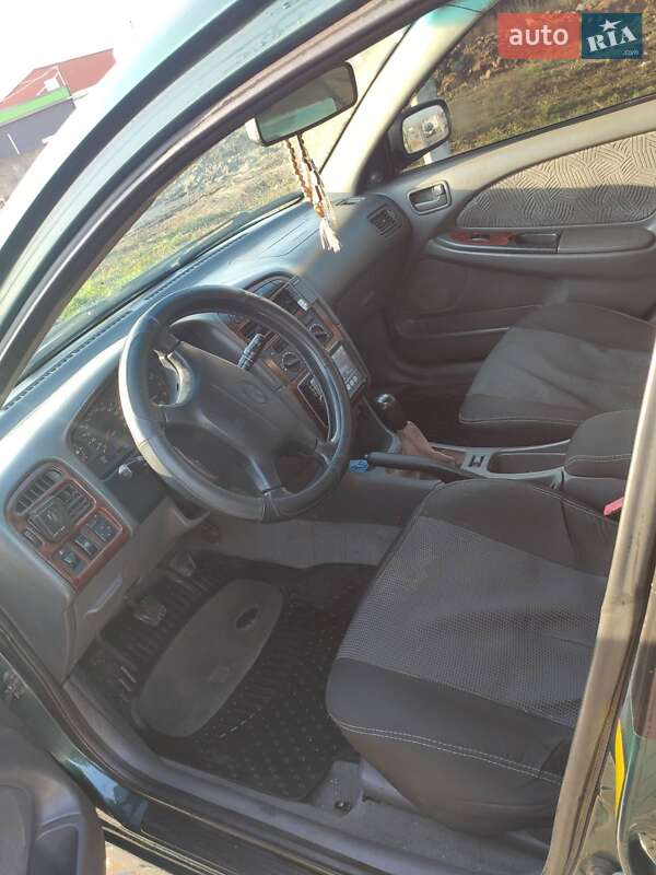 Седан Toyota Avensis 1998 в Белгороде-Днестровском