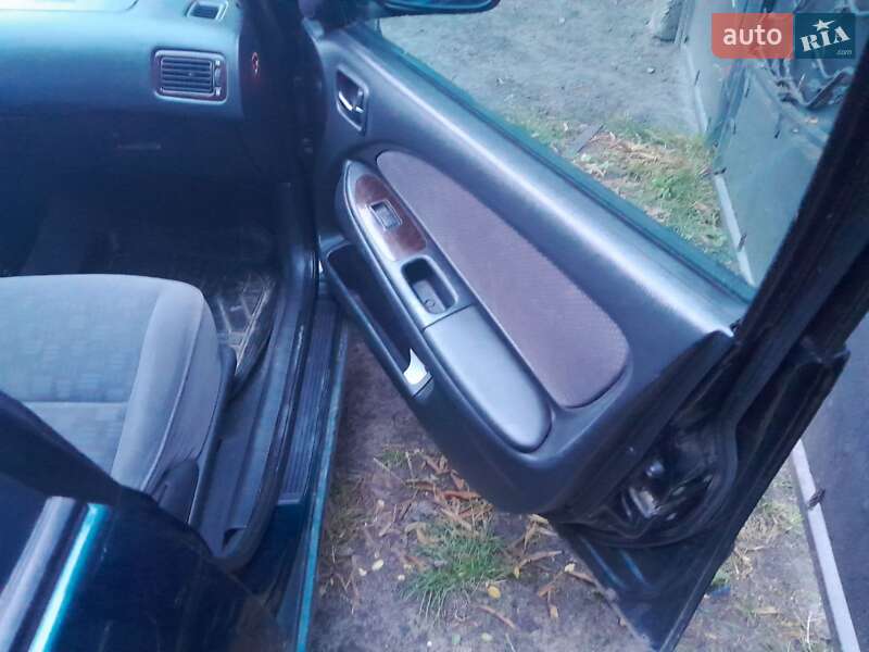 Універсал Toyota Avensis 2000 в Шептицькому