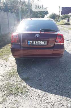 Ліфтбек Toyota Avensis 2004 в Дніпрі