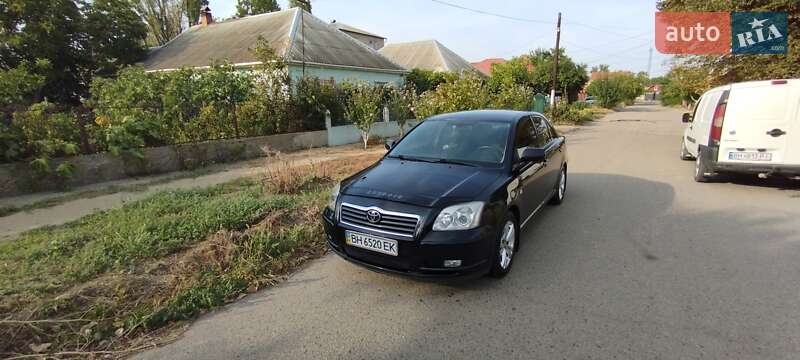 Седан Toyota Avensis 2004 в Білгороді-Дністровському