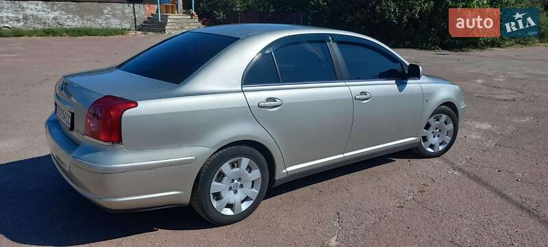 Седан Toyota Avensis 2003 в Чернігові