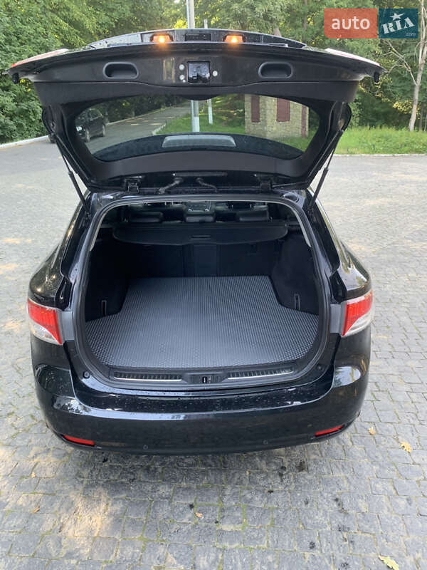 Універсал Toyota Avensis 2009 в Чернівцях