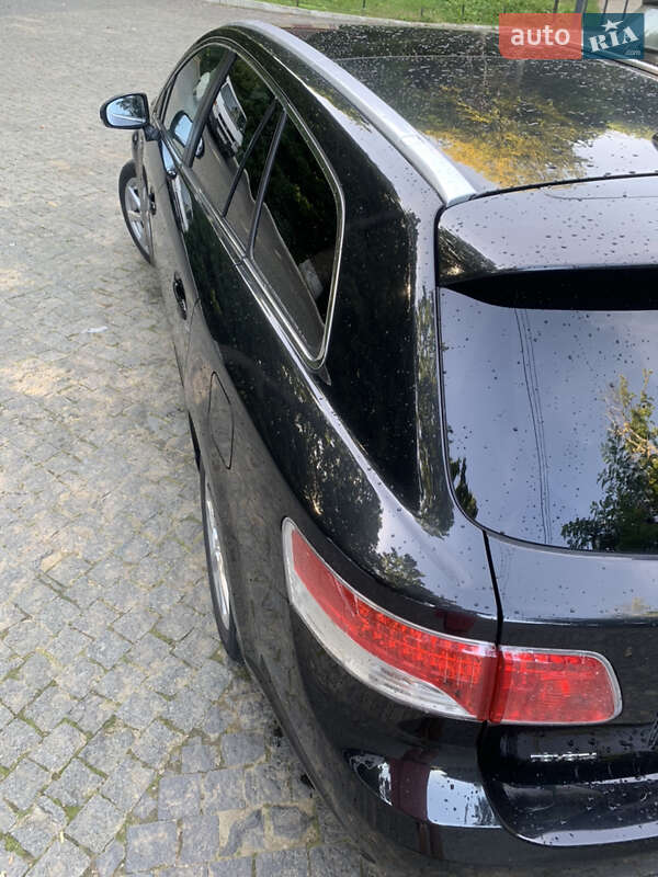 Універсал Toyota Avensis 2009 в Чернівцях