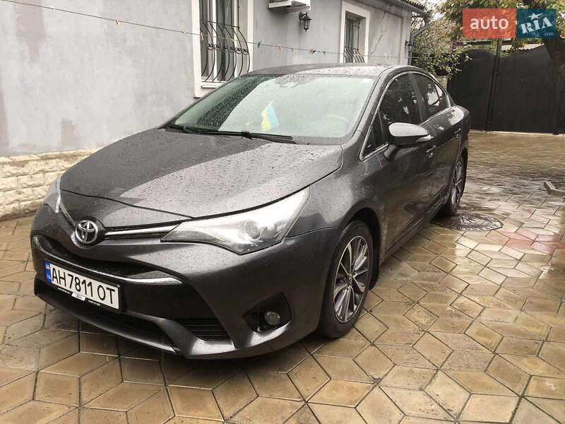 Toyota Avensis 2015