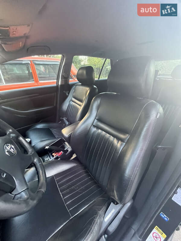 Універсал Toyota Avensis 2007 в Дніпрі