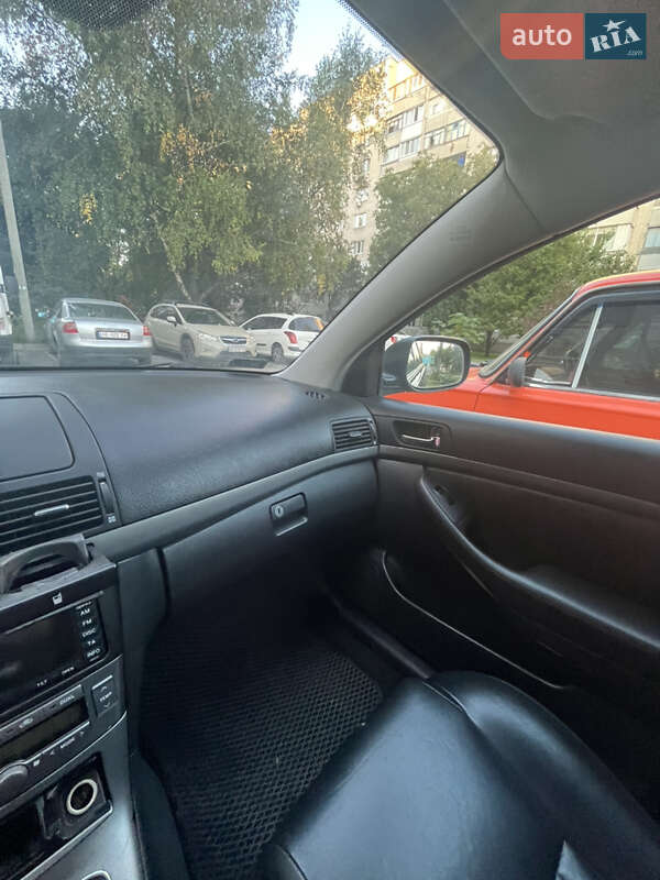 Універсал Toyota Avensis 2007 в Дніпрі