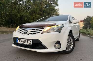 Toyota Avensis 2012