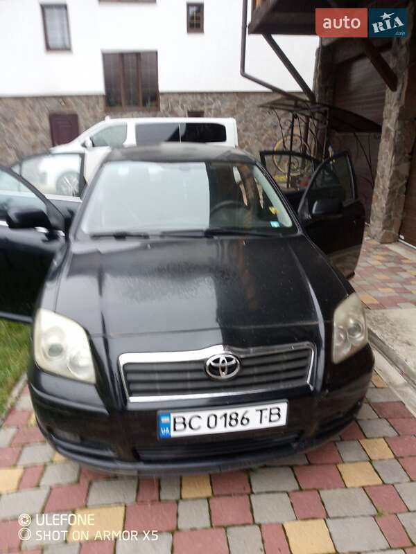 Седан Toyota Avensis 2006 в Сколе