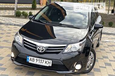 Седан Toyota Avensis 2015 в 