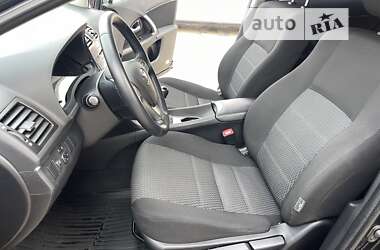 Седан Toyota Avensis 2015 в 