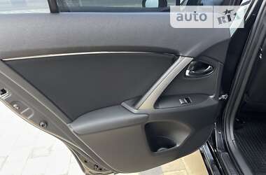 Седан Toyota Avensis 2015 в 