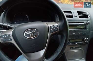 Toyota Avensis 2010