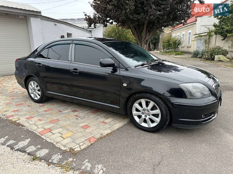 Седан Toyota Avensis 2003 в Одесі