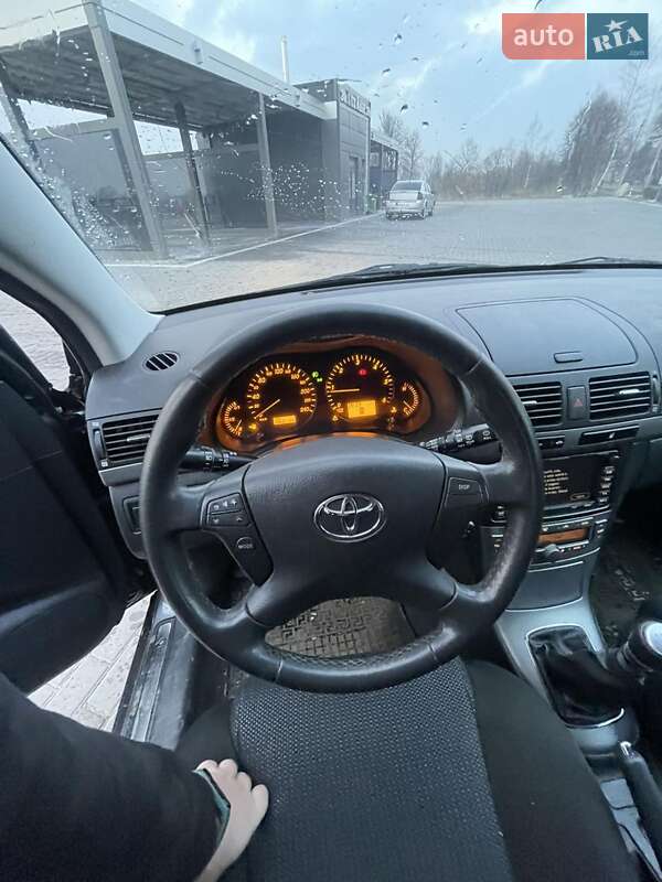 Універсал Toyota Avensis 2008 в Івано-Франківську