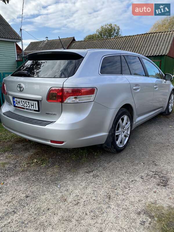 Универсал Toyota Avensis 2011 в Звягеле