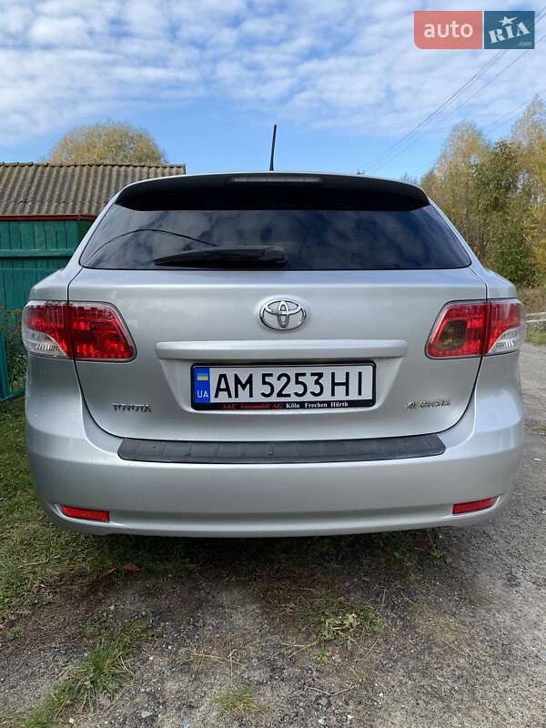 Универсал Toyota Avensis 2011 в Звягеле