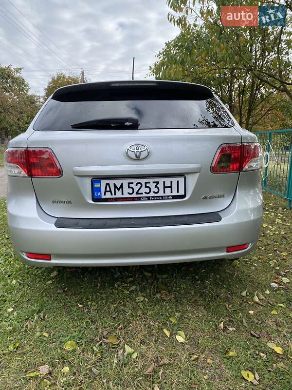 Универсал Toyota Avensis 2011 в Звягеле