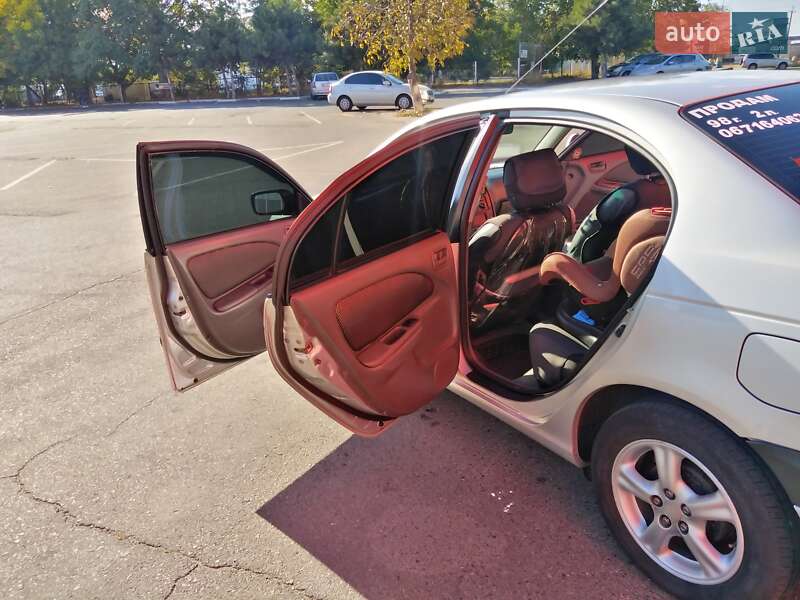 Седан Toyota Avensis 1998 в Одессе