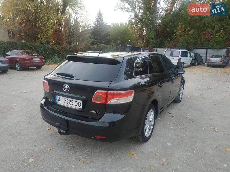 Універсал Toyota Avensis 2011 в Запоріжжі