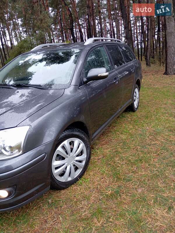 Универсал Toyota Avensis 2006 в Радехове