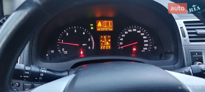 Универсал Toyota Avensis 2011 в Умани