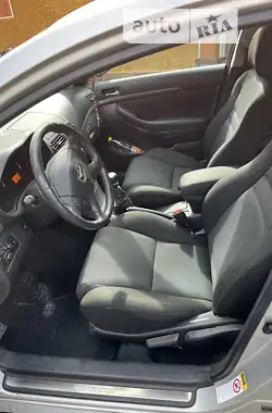 Toyota Avensis 2009