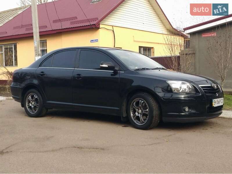 Седан Toyota Avensis 2008 в Измаиле