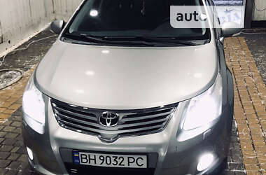 Седан Toyota Avensis 2010 в Одессе