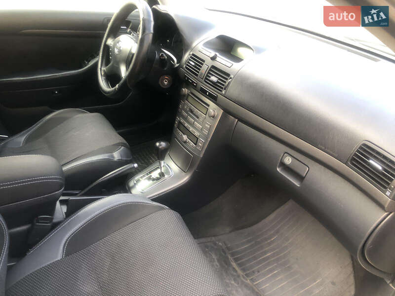 Універсал Toyota Avensis 2003 в Рені