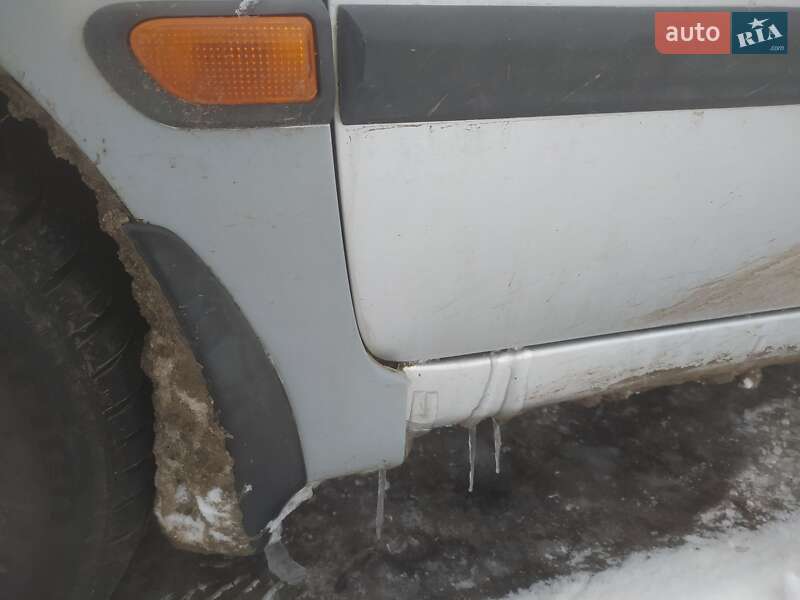 Универсал Toyota Avensis 2002 в Лановцах